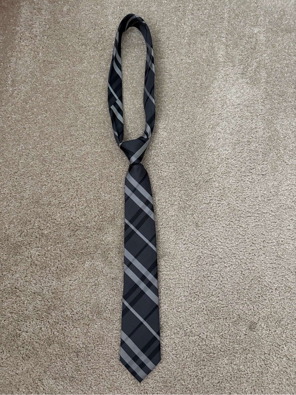 Classic Men's Black & Gray Plaid Tie - Timeless Formal Accessory